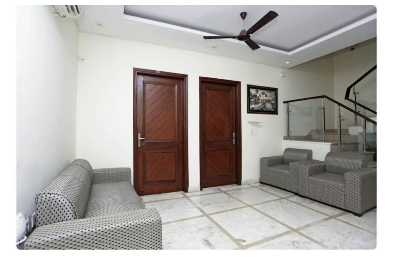 Hotel Inn Noida Exterior foto